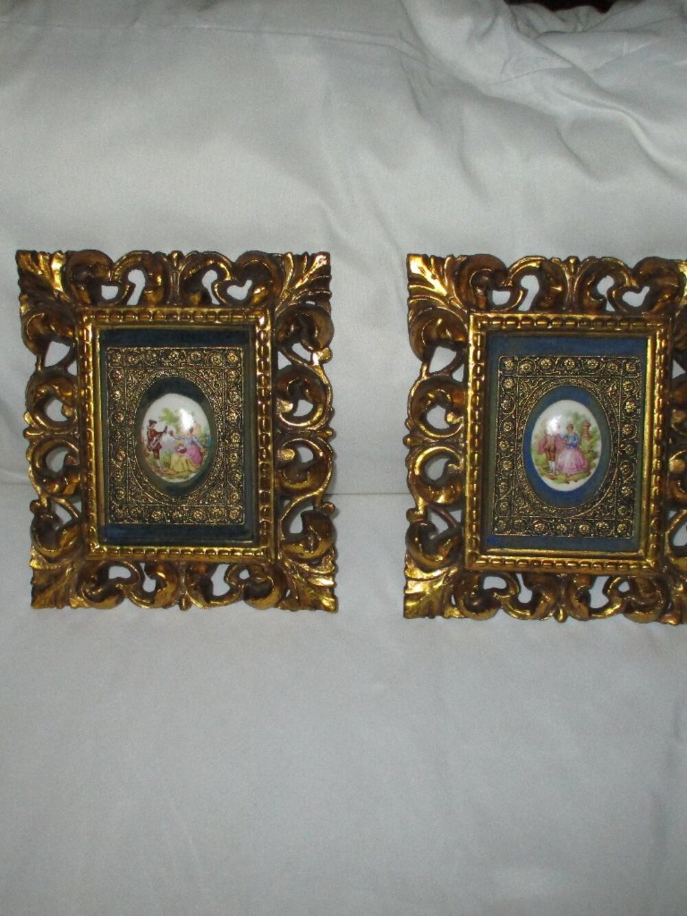 2 Wall Art 1950s Baroque Fragonard Courting Couple Porcelain Cameo Art Plaque